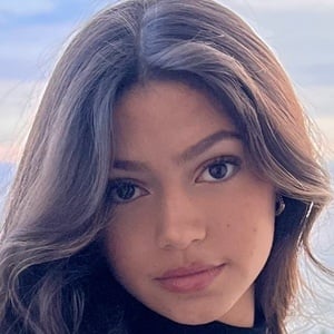 layna hidalgo feet 1