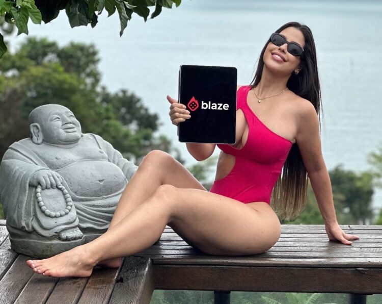 lays rodrigues feet 4