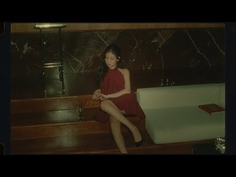 lea navvab huening feet 5