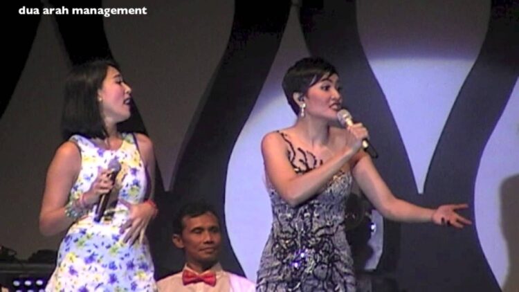 lea simanjuntak feet 5