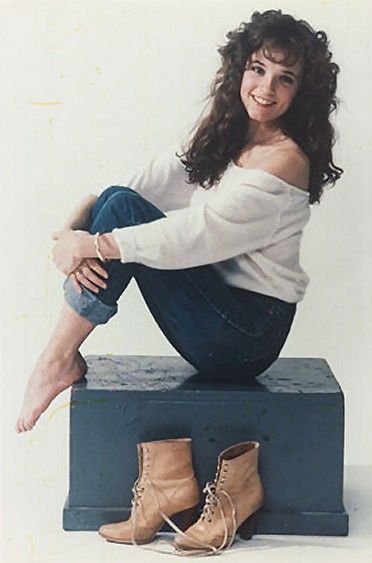 lea thompson feet 3
