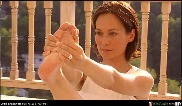leah bracknell feet 4