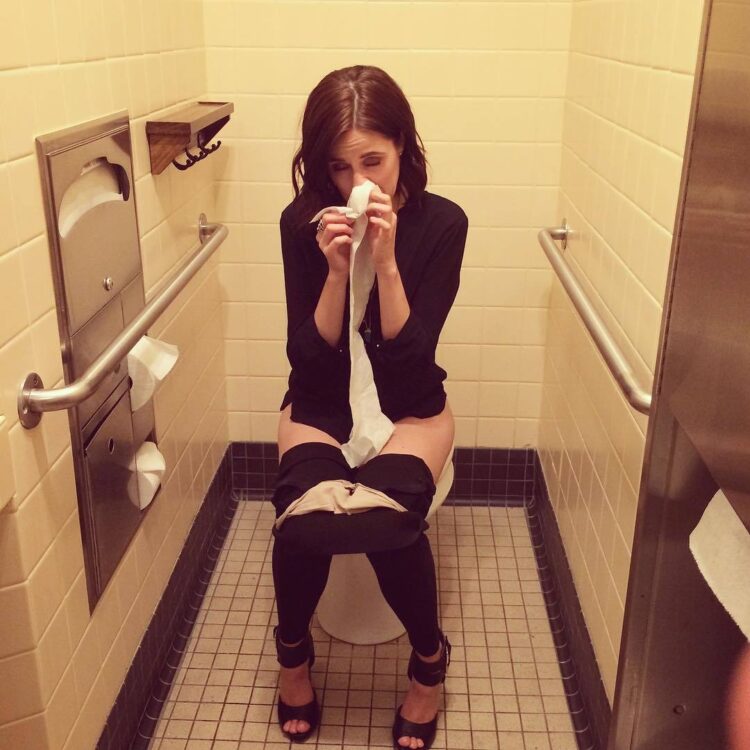 leah kilpatrick feet 3