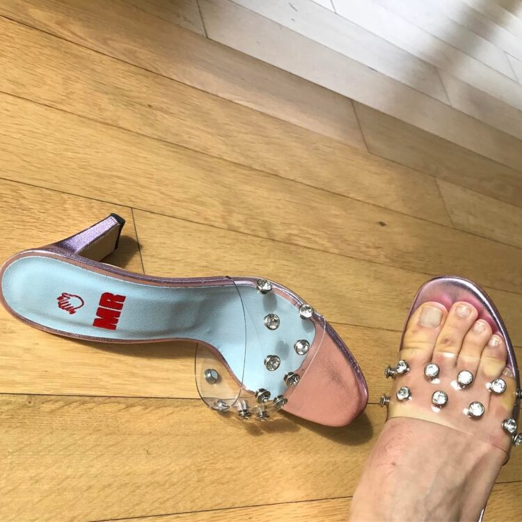 leandra medine feet 5