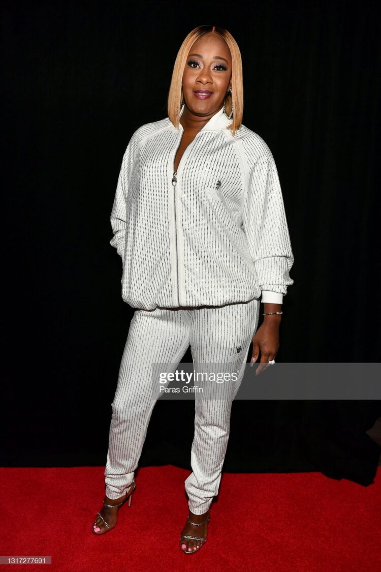 leandria johnson feet 4