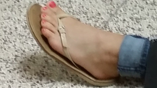 leann hunley feet