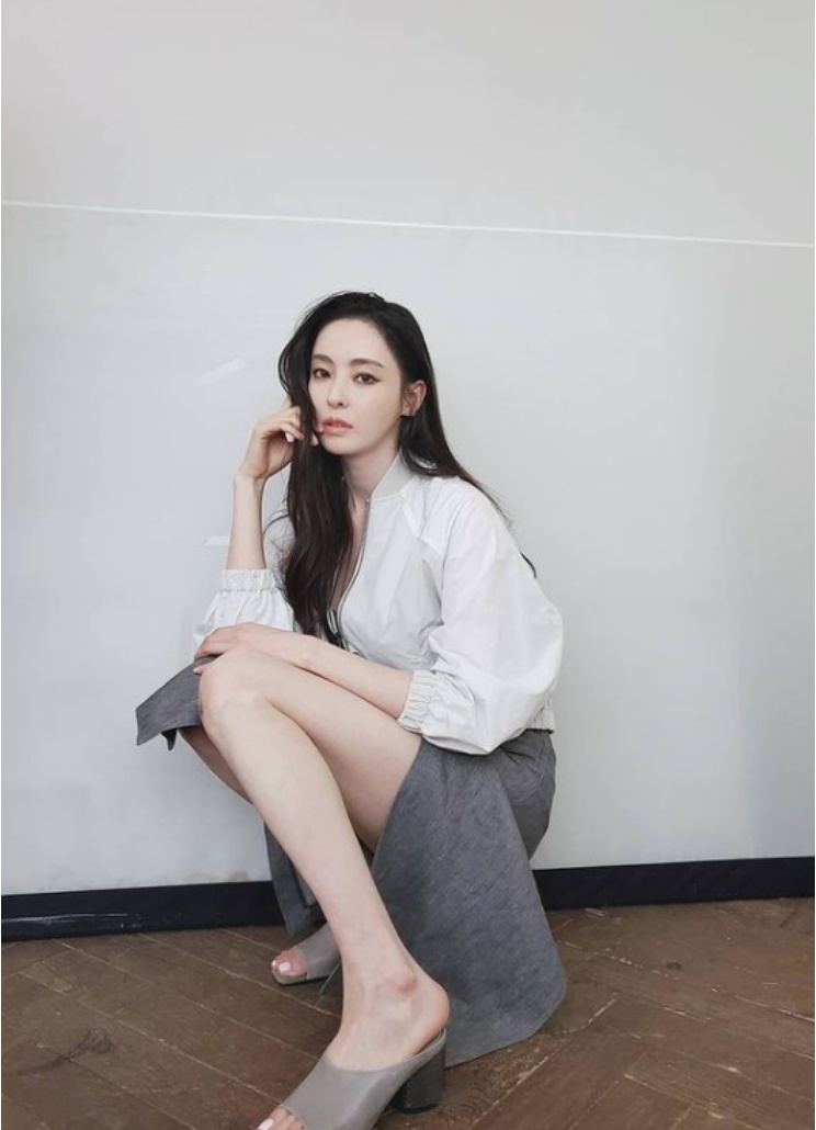 lee da hae feet 4