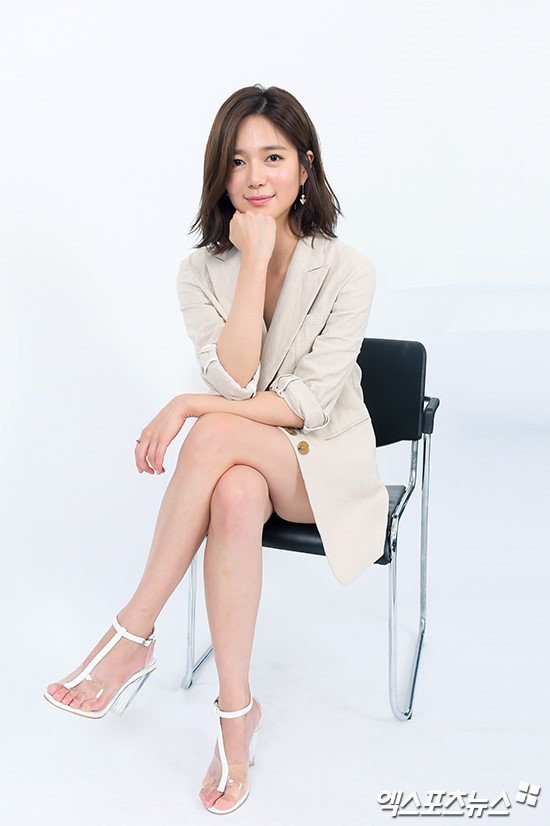 Lee Elijah Feet