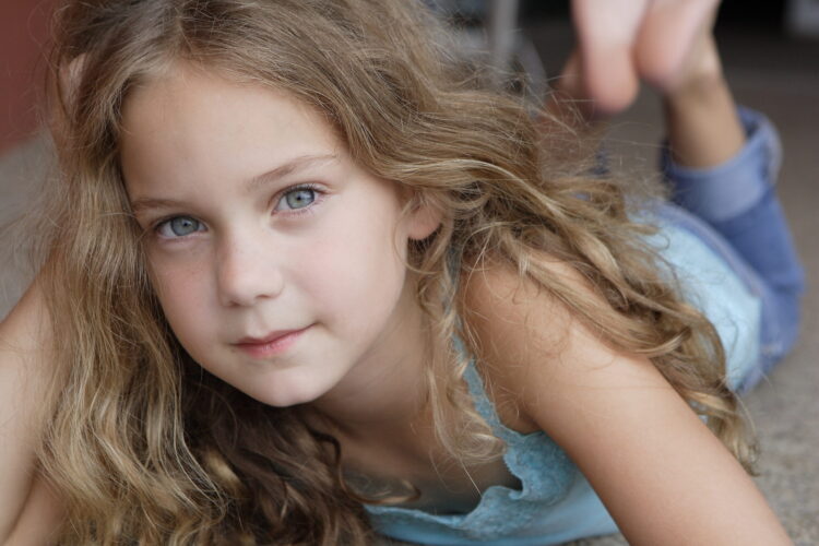 lee raviv feet scaled