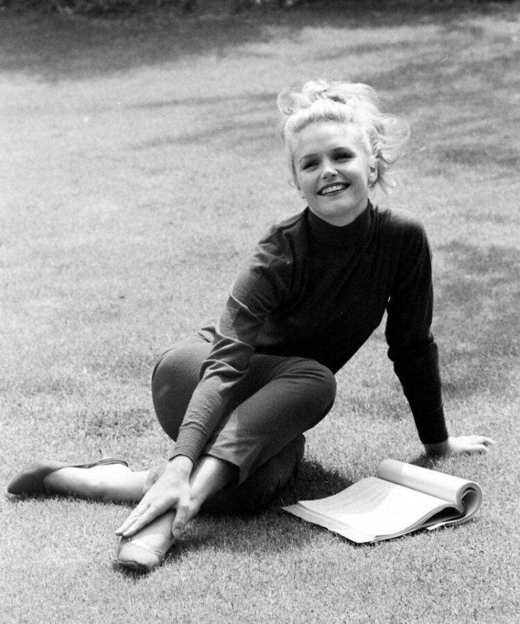 lee remick feet 4