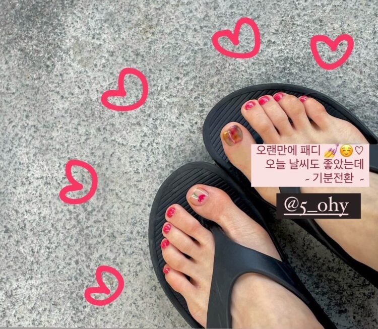 lee seo young feet 3