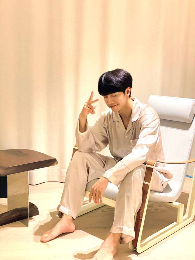 lee seung in feet 4 scaled