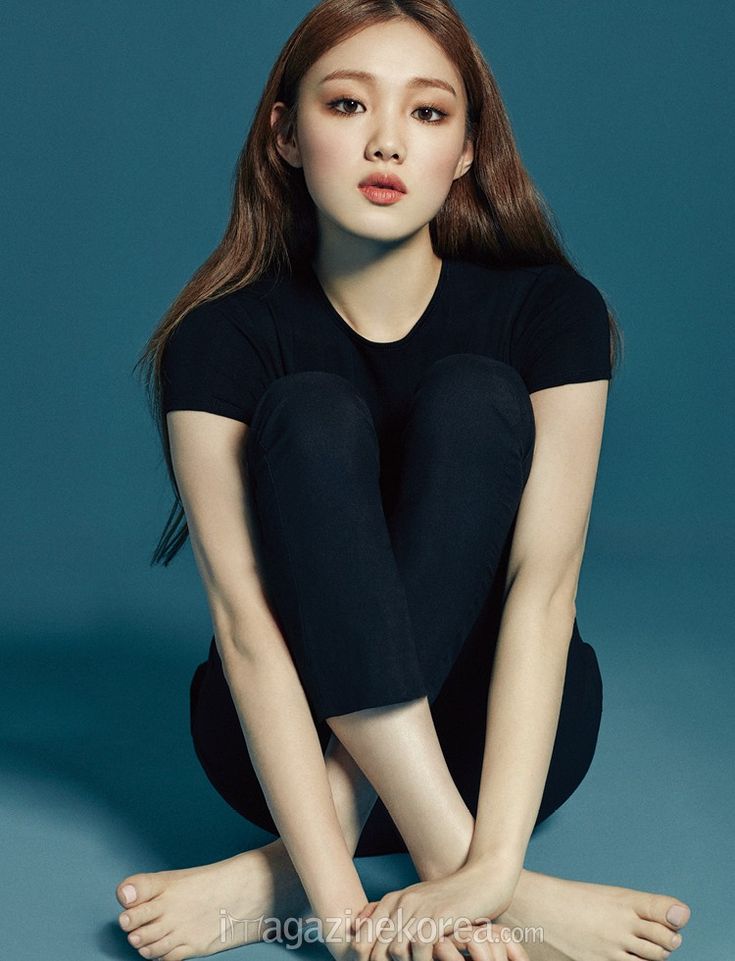 lee sung kyung feet 3