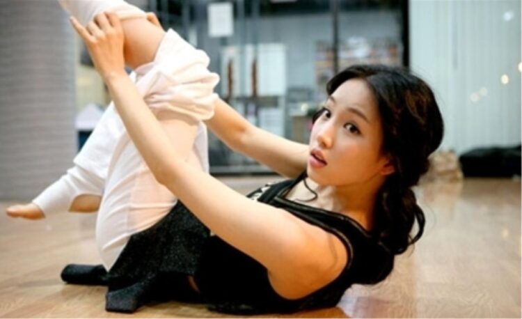 lee yoo ri feet 1