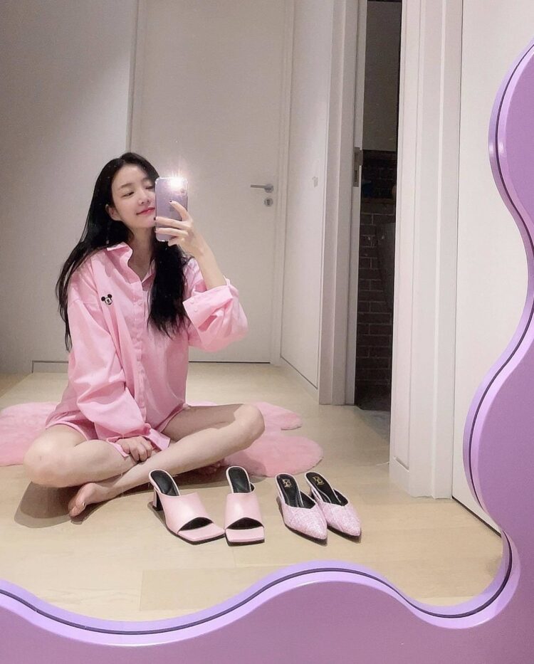 lee yu bi feet 1