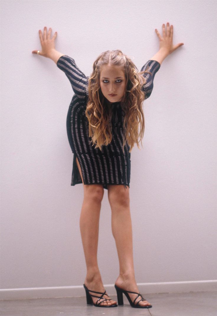 leelee sobieski feet 2