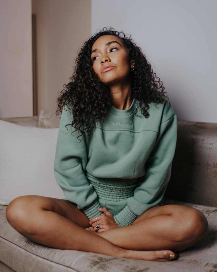 leigh anne pinnock feet 1