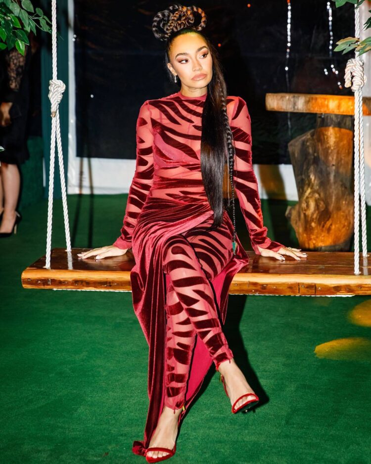 leigh anne pinnock feet 3