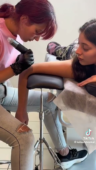 leila afshonkar feet 6