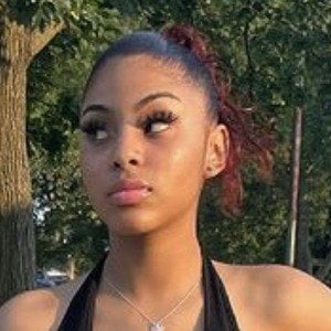 leila navarrete feet 3