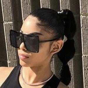 leila navarrete feet 5