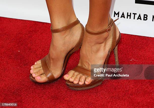 leilani dowding feet