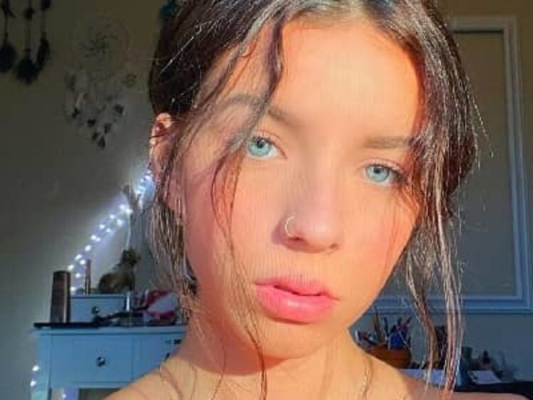 leilianna solis feet 3