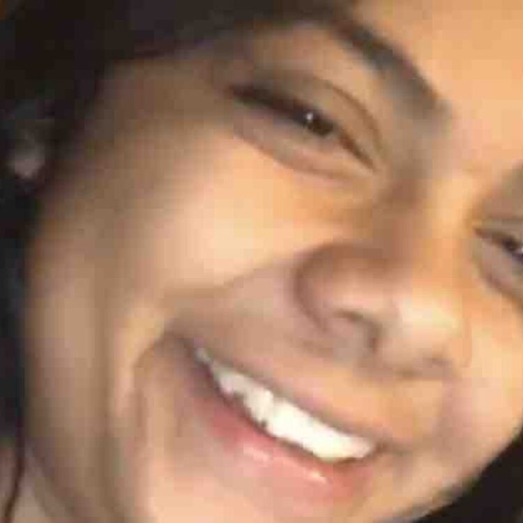 leilianna solis feet 5