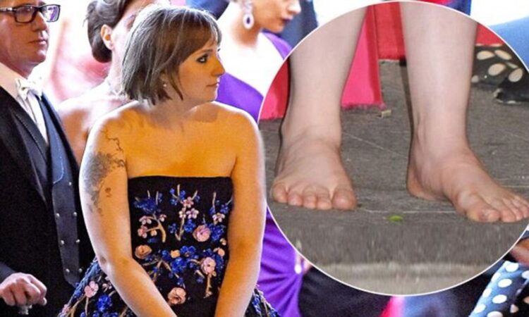lena dunham feet 1