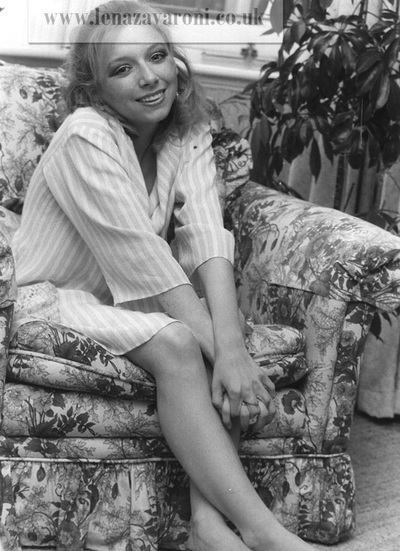 lena zavaroni feet 1