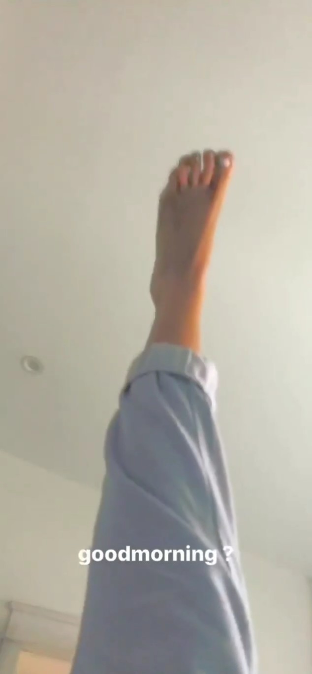 lennon stella feet 1