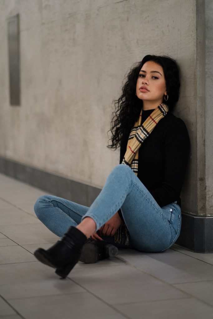 leona daugherty feet 5