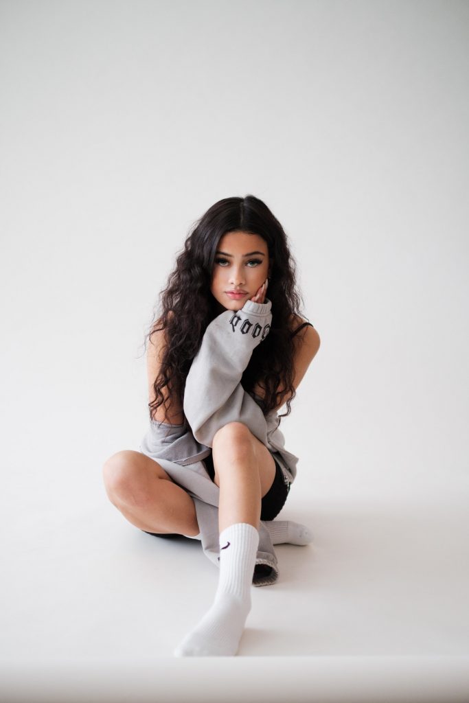 leona daugherty feet