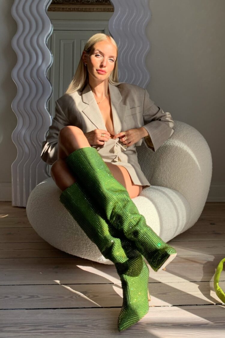 leonie coleman feet 6