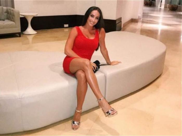 leonita lekaj feet 6