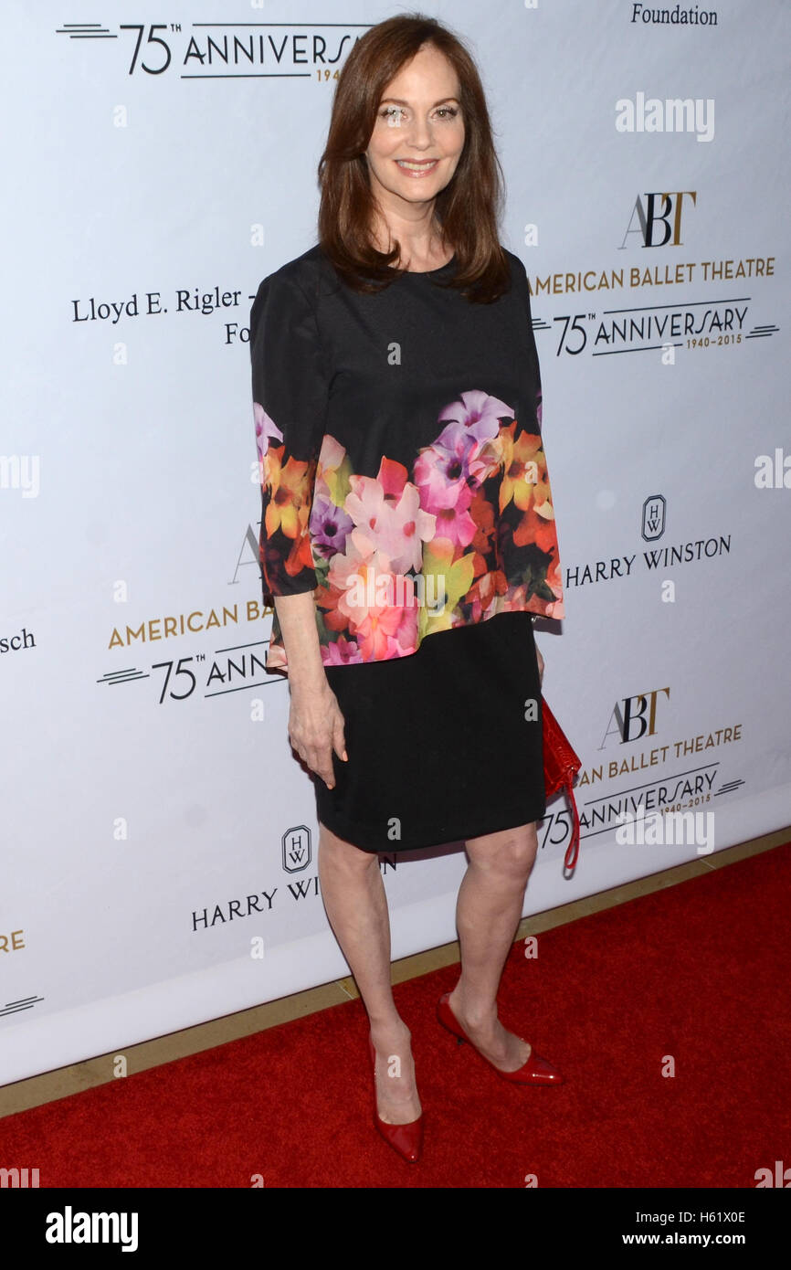 lesley ann poppe feet 4