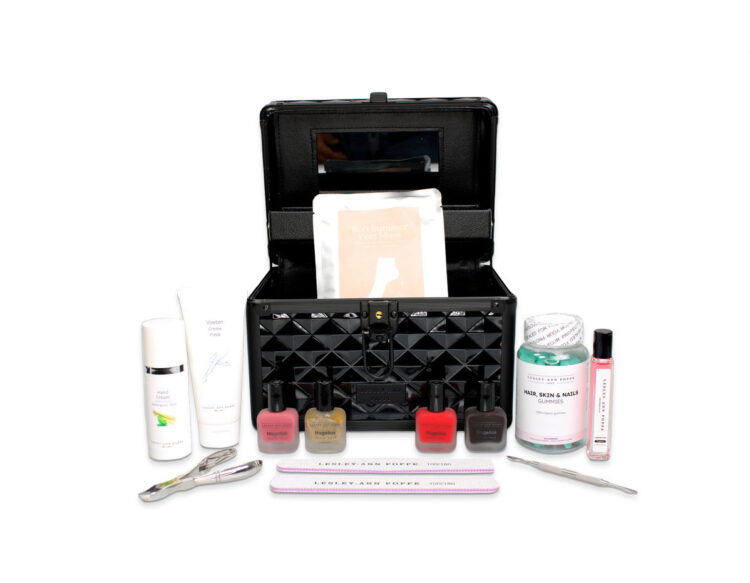 lesley ann poppe feet 6