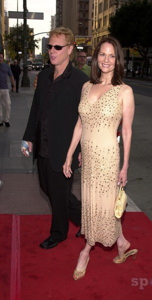 lesley ann warren feet 6