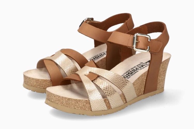 lesley buckle feet 3