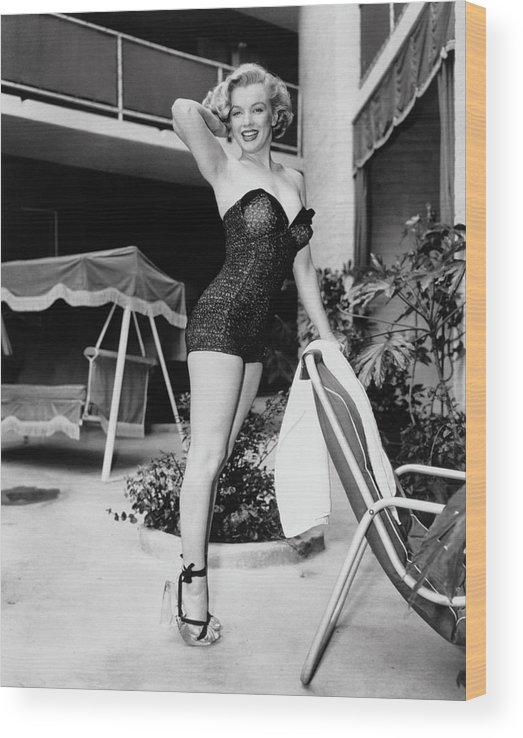 lesley monroe feet 5