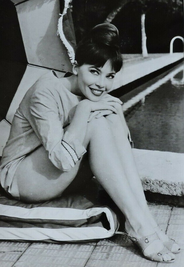 leslie caron feet 1