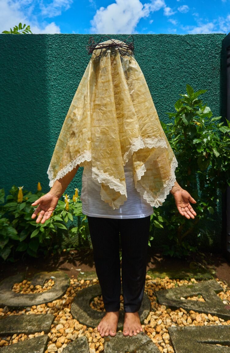 leslie chavez feet 5