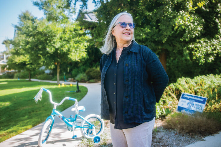 leslie gallaga feet 5