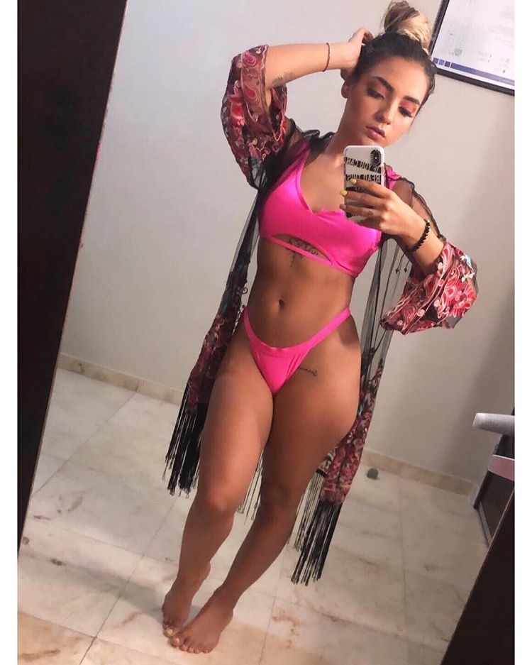 leslie gallardo feet 5