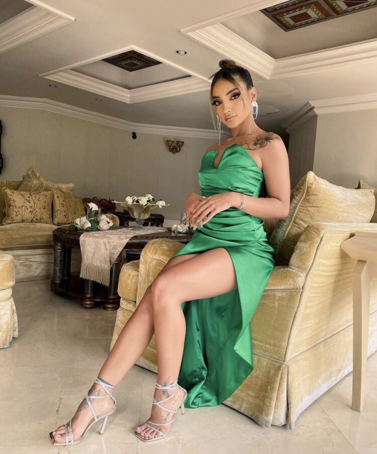 leslie gallardo feet