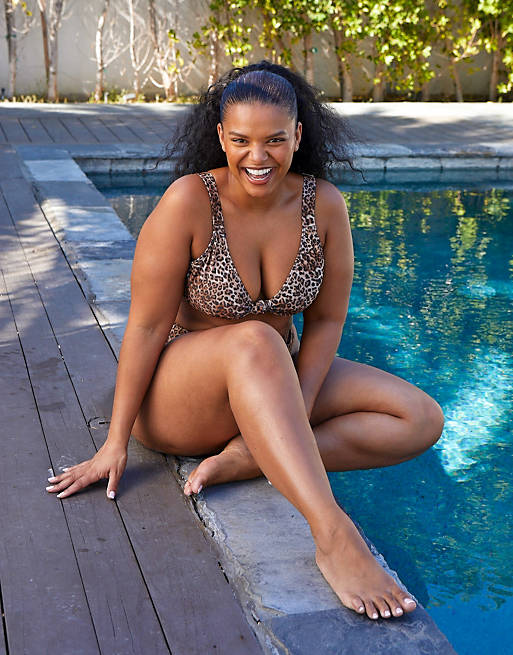 leslie sidora feet 1