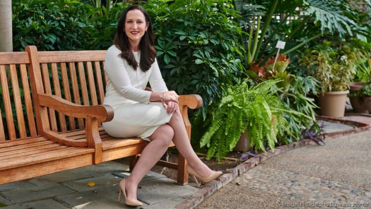 leslie tavarez feet 5