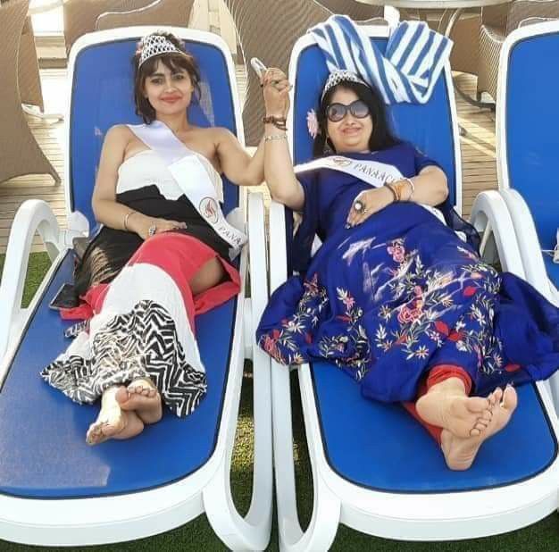 leslie tripathy feet