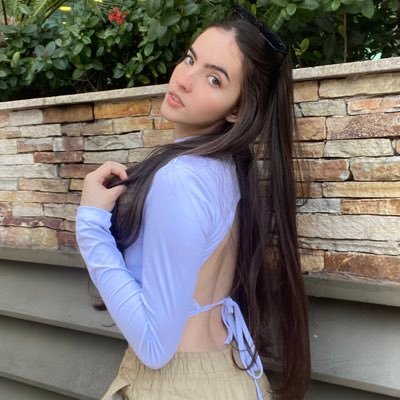 leticia gomide feet 3