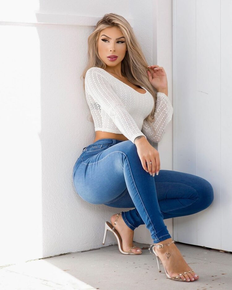 leticia longati feet 4